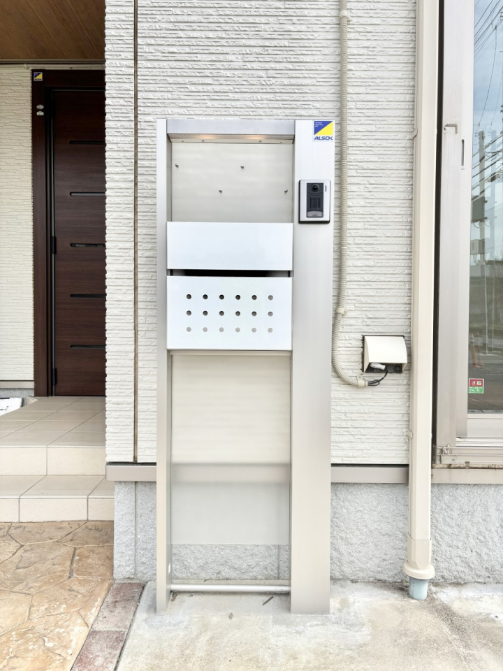 ���̑� �\�D�E�C���^�[�z���E�|�X�g���ЂƂɏW��B�G���g�����X�ɂȂ��ރV���v���f�U�C���B