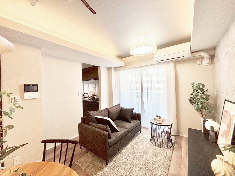 ���r���O ����