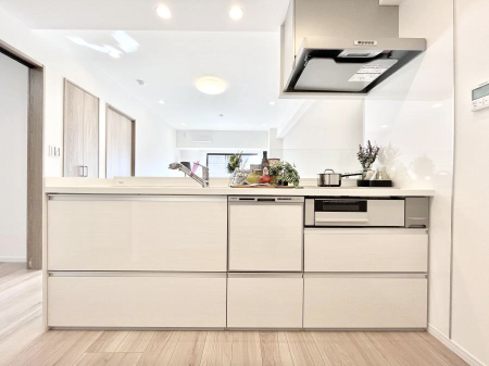 �L�b�`�� ���������Ȃ���ł����Ƒ��Ƃ̉�b���y���߂�ΖʃL�b�`��