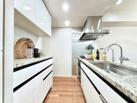 �L�b�`�� �L�b�`���Ƃ������̃J�b�v�{�[�h�t���I���[�����Ղ�ō�ƃX�y�[�X�L�X�@