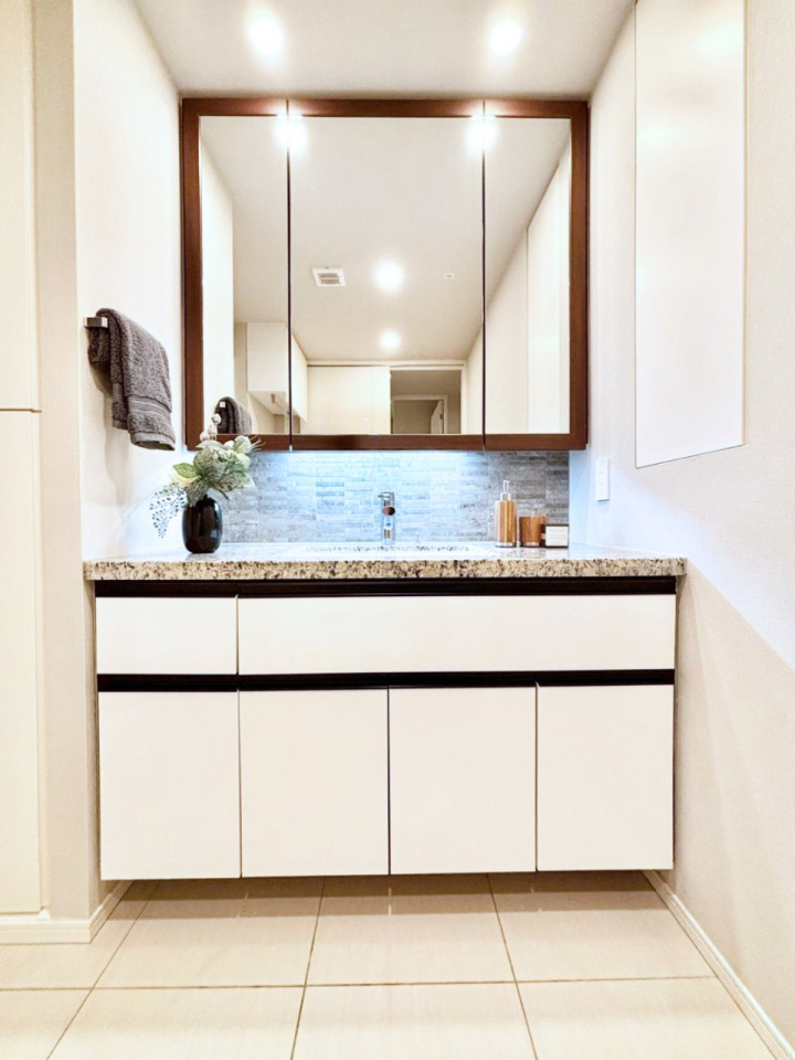 ���ʑ�E���ʏ� �傫�����₷���O�ʋ��Ő�����������ʑ�́A�g�����Ȃ݃`�F�b�N�┧�̂������ɂ������߂ł��B