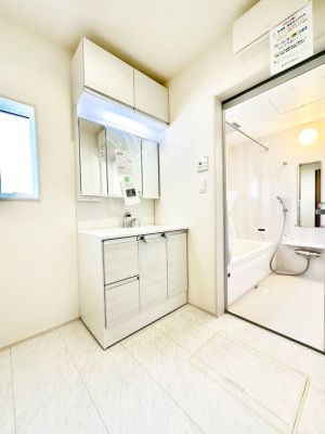 ���ʑ�E���ʏ� �������̂�����K��Ԃł��B�����̐g�x�x���C�����ǂ����g�������܂��B 