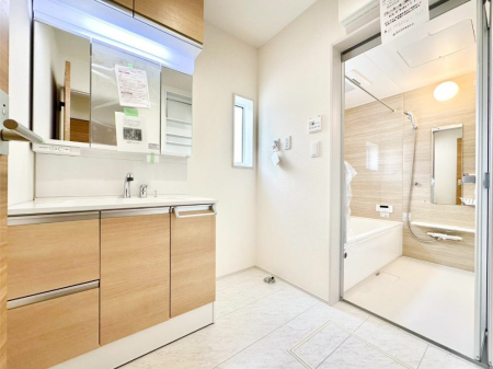 ���̑� �L�X�Ƃ�Ƃ�̂��郉���h���[�X�y�[�X�B  