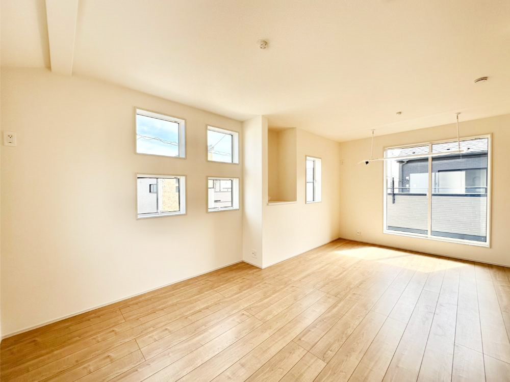 ���̑����� 4���񂾑����A�N�Z���g�ɂȂ��Ă���2�K�̗m���B�o���R�j�[�t���B