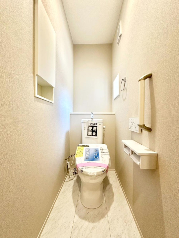 �g�C�� �g�C����1�K��2�K���ꂼ��ɔz�u����Ă��ĂƂĂ��֗��ł��B 