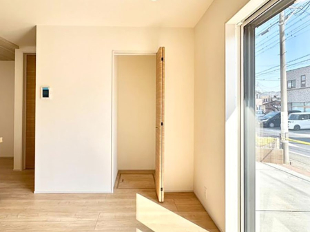 ���̑����� ���r���O���[�B�����Ɏ��[������ƕ����W�܂�LDK���X�b�L���Еt�������ł��ˁB  