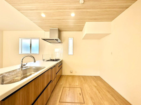 �L�b�`�� ��Ƃ肠��L�b�`���ł͂��Ƒ��Ɗy�������������ł��܂��B