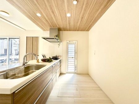 �L�b�`�� �������������I�ɁA�y�����I�V�X�e���L�b�`��  