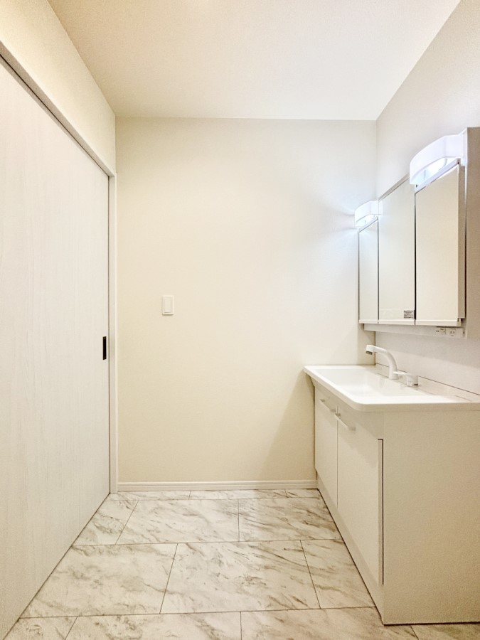 ���̑� �L�X�Ƃ�Ƃ�̂��郉���h���[�X�y�[�X�B   