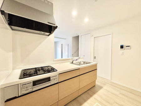 �L�b�`�� ���������Ȃ���ł����Ƒ��Ƃ̉�b���y���߂�ΖʃL�b�`���@