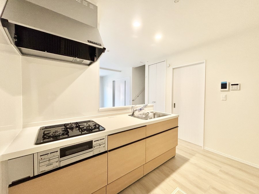 �L�b�`�� ���������Ȃ���ł����Ƒ��Ƃ̉�b���y���߂�ΖʃL�b�`���@