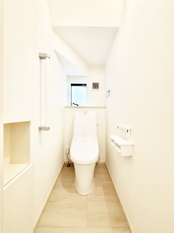 �g�C�� �g�C���͈��S�̂Q�ӏ��I���̃o�^�o�^������S�ł��B