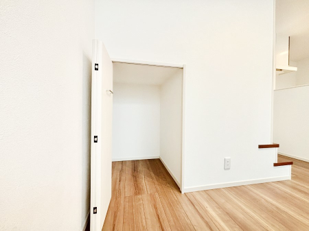 ���[ �K�i�����[�B���p�i�̃X�g�b�N��h�Зp�i�Ȃǂ̎��[�X�y�[�X�ɁI