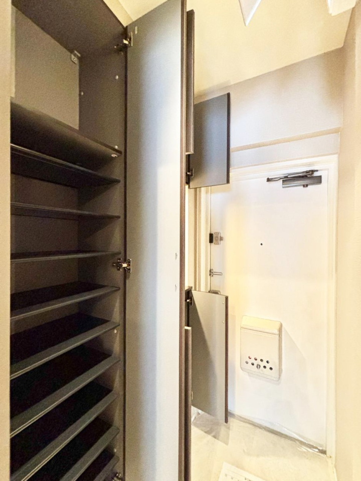 ���̑����� �����Ղ���[�ł���V���[�Y�{�b�N�X�ŉƑ��S���̌C���A���ւ�������B  