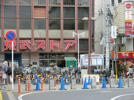 ���ӊ� �X�[�p�[ 300m �����X�g�A�㕟���X