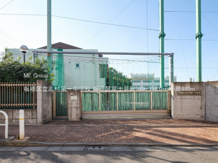 ���ӊ� ���w�Z 880m ���旧�u����ꒆ�w�Z