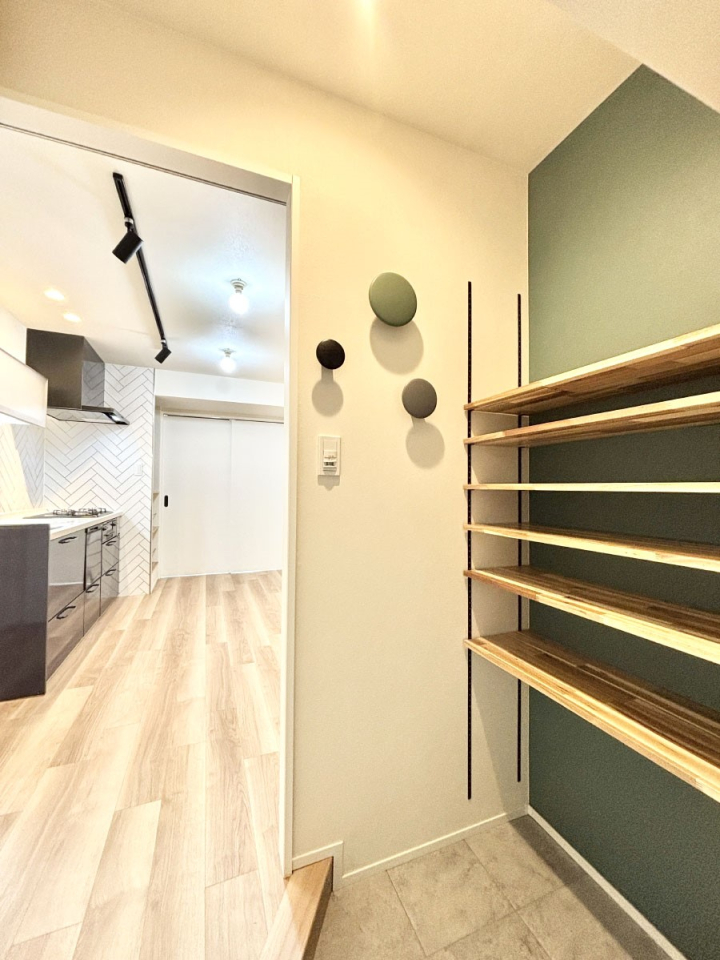 ���̑����� �����Ղ���[�ł���V���[�Y�{�b�N�X�ŉƑ��S���̌C���A���ւ�������B  