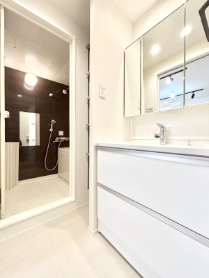 ���ʑ�E���ʏ� ������������ʉ��ώ��Œ��̐g�x�x�����K  