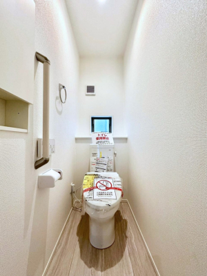 �g�C�� �g�C����1�K��2�K���ꂼ��ɔz�u����Ă��ĂƂĂ��֗��ł��B 