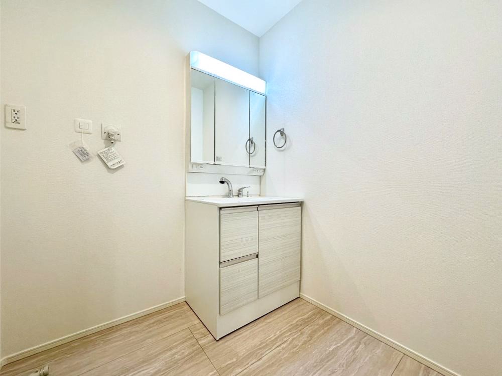 ���̑� �L�X�Ƃ�Ƃ�̂��郉���h���[�X�y�[�X�B  