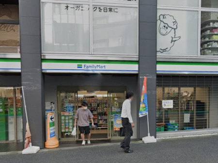 ���ӊ� �R���r�j 200m �t�@�~���[�}�[�g �b����w�����X