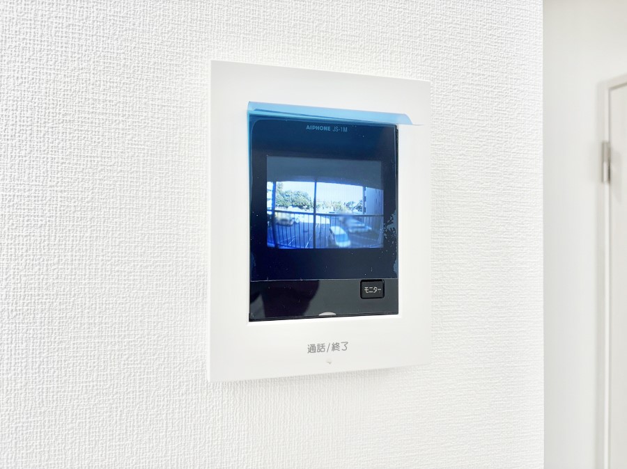 ���̑����� TV���j�^�[�t�C���^�[�t�H�����t���Ă��ăZ�L�����e�B�[��  