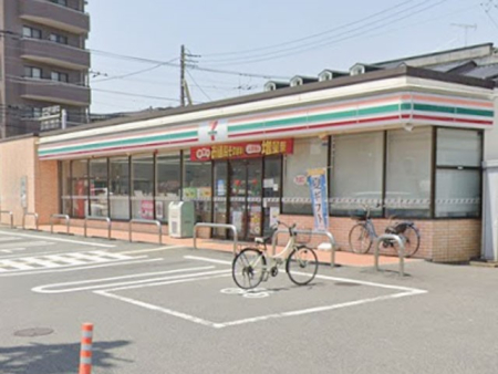 ���ӊ� �R���r�j 300m �Z�u��-�C���u�������O���R���ړX