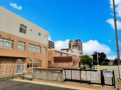 ���ӊ� ���w�Z 700m �x�m���s���邹�䏬�w�Z