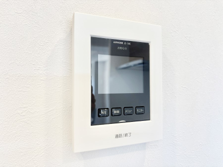 ���̑����� TV���j�^�[�t�C���^�[�t�H�����t���Ă��ăZ�L�����e�B�[��  