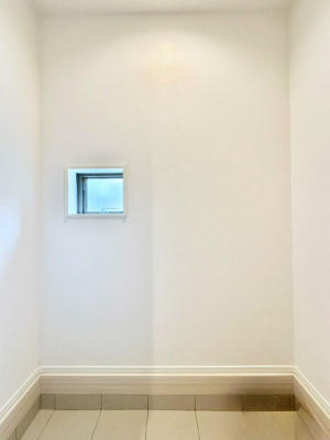 ���[ �V���[�Y�C���N���[�N�t���I�J���x�r�[�J�[���u���܂��B 