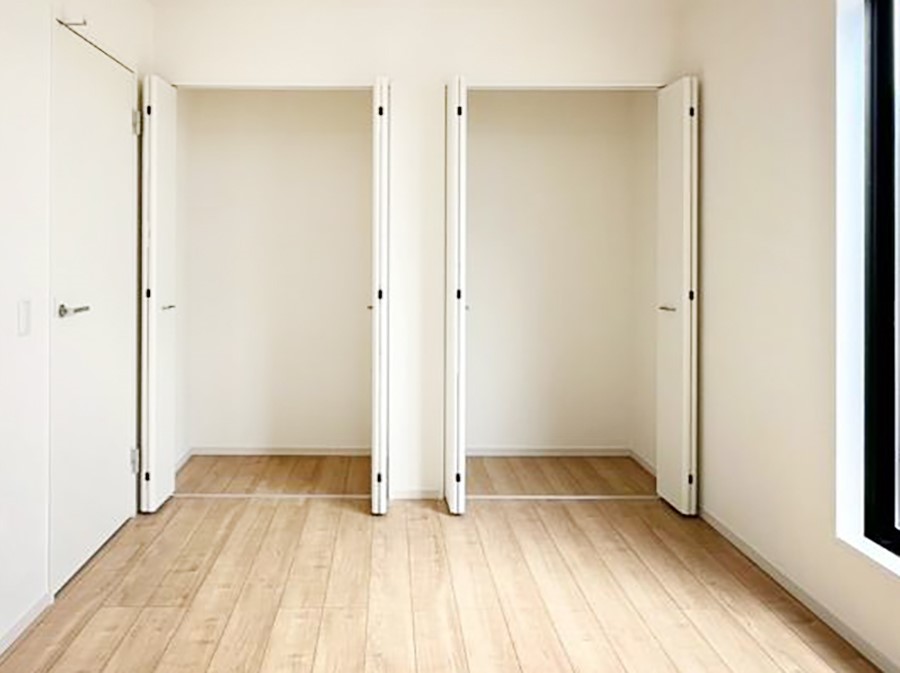 ���[ ��������ߗނ�ו��Ȃǂ̎��[�ɕ֗��ȃN���[�[�b�g�t���ł��B