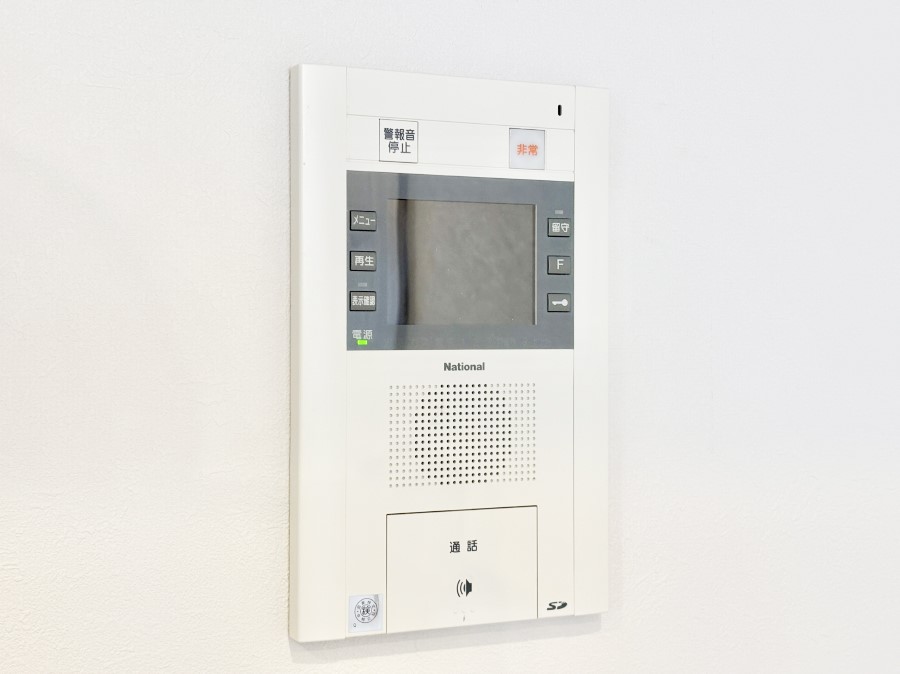 ���̑����� TV���j�^�[�t�C���^�[�t�H�����t���Ă��ăZ�L�����e�B�[��  