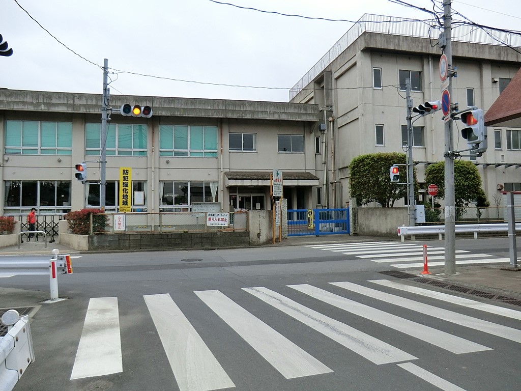 ���ӊ� ���w�Z 2100m �F�쏬�w�Z