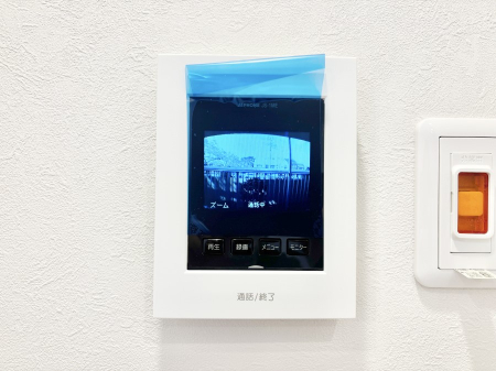 ���̑����� TV���j�^�[�t�C���^�[�t�H�����t���Ă��ăZ�L�����e�B�[��  