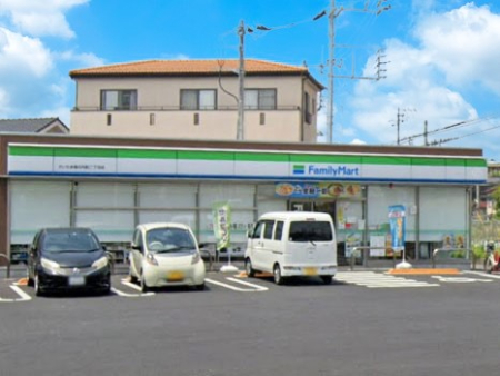 ���ӊ� �R���r�j 600m �t�@�~���[�}�[�g �������ܖx�̓����񒚖ړX