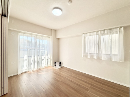 ���̑����� �o���R�j�[���J�������v���X���Ă����m��  