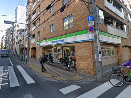 ���ӊ� �R���r�j 500m �t�@�~���[�}�[�g ����w�O�X