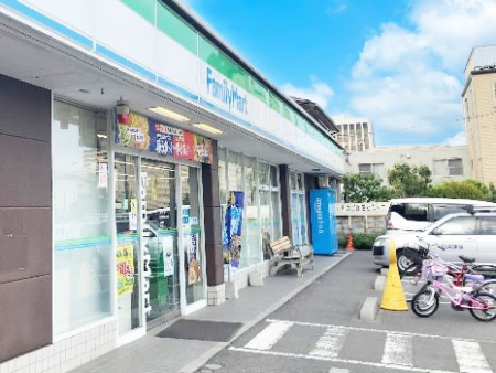 ���ӊ� �R���r�j 500m �t�@�~���[�}�[�g �������ܑ�ˎl���ړX