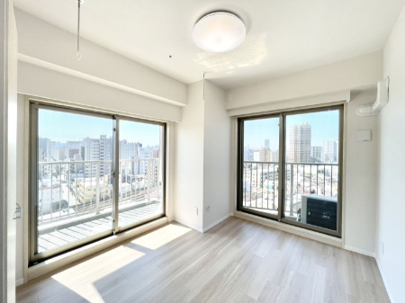 ���̑����� �o���R�j�[���J�������v���X���Ă����m��  