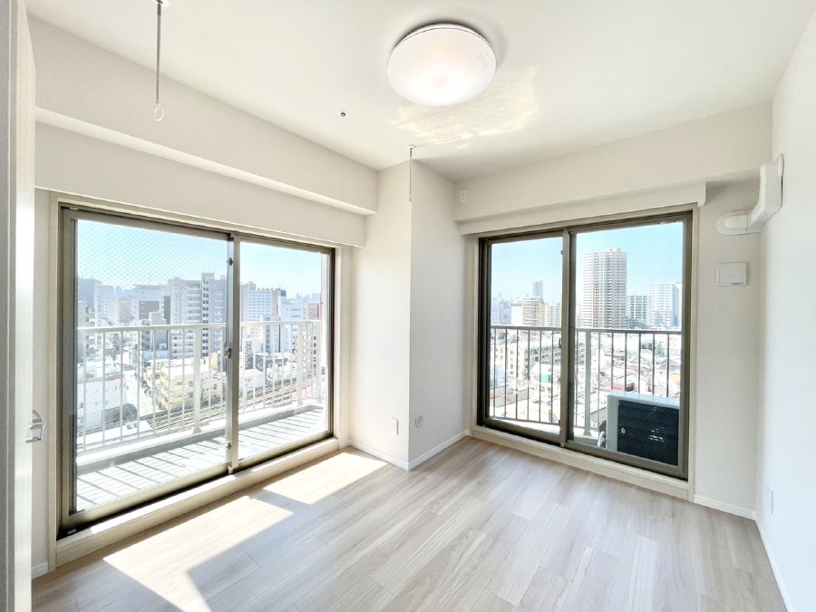 ���̑����� �o���R�j�[���J�������v���X���Ă����m��  