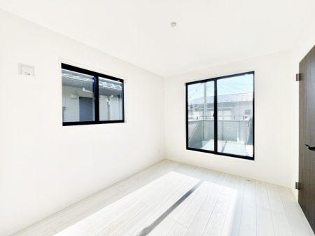 ���̑����� ���邢�o���R�j�[�T�C�h�ɗm����ݒu�B�ڊo�߂̗ǂ��Q���ɁB 