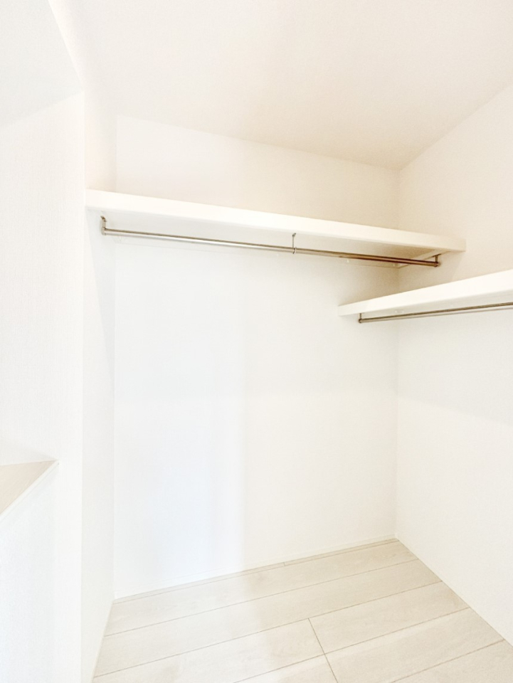 ���̑� �G�ߕi���̕i�Ȃǂ����Ղ���[�o����E�H�[�N�C���N���[�[�b�g�t���ł��B