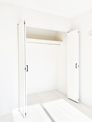 ���[ ��������ߗނ�ו��Ȃǂ̎��[�ɕ֗��ȃN���[�[�b�g�t���ł��B