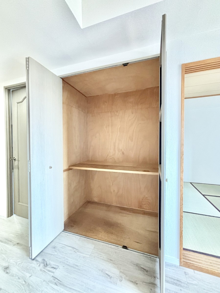 ���̑����� ���r���O���[�B�����Ɏ��[������ƕ����W�܂�LDK���X�b�L���Еt�������ł��ˁB  