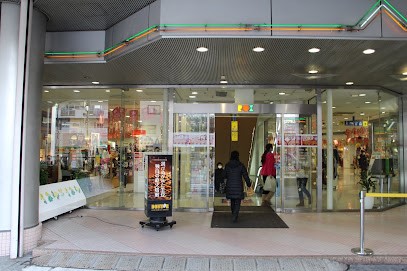 ���ӊ� �X�[�p�[ 300m ���F��ROX�H�i��