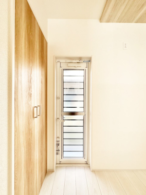 ���̑����� ���C���̌��ɂ����ꂵ�������