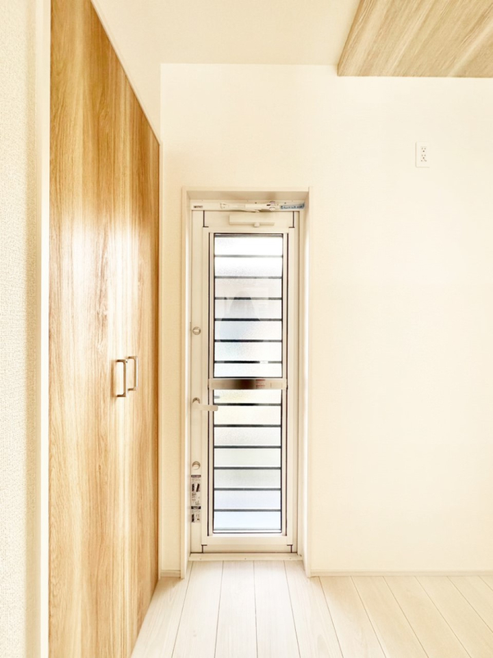 ���̑����� ���C���̌��ɂ����ꂵ�������