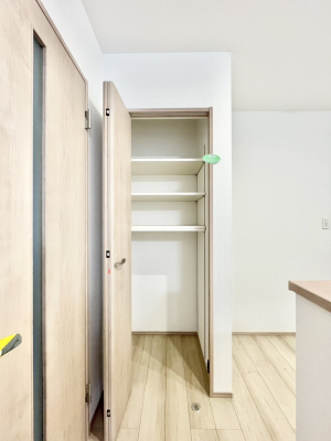 ���[ �H�i�̃X�g�b�N�⒲�����̕ۊǂɕ֗��ȉ��I�t���p���g���[