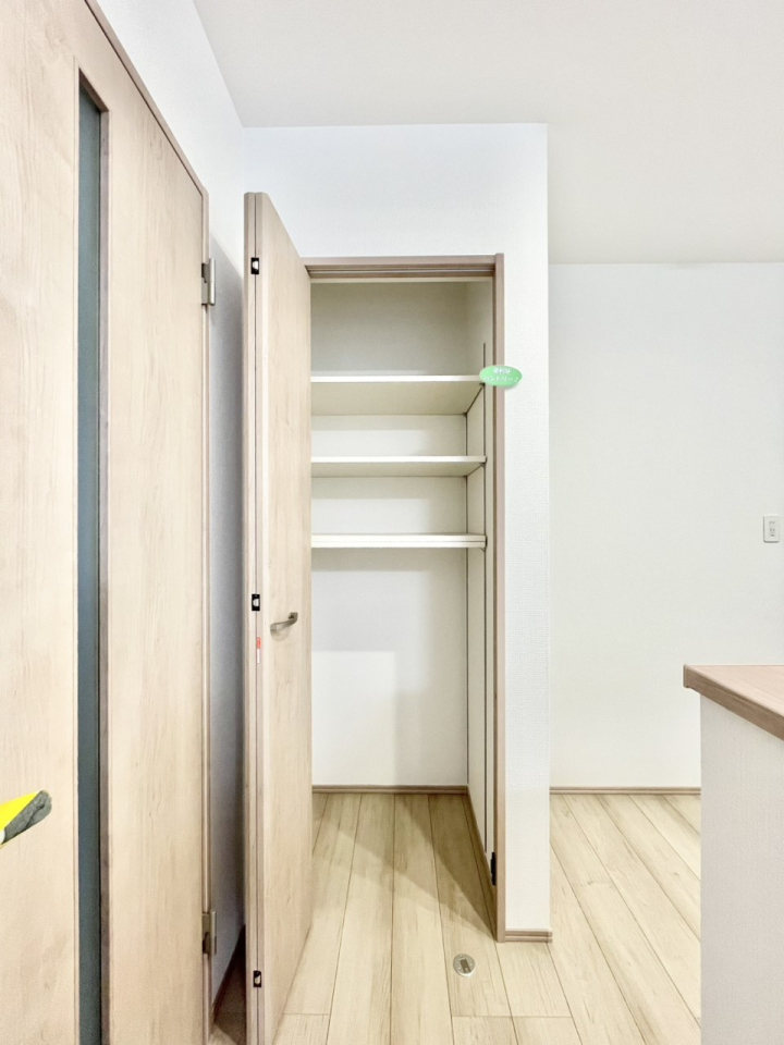 ���[ �H�i�̃X�g�b�N�⒲�����̕ۊǂɕ֗��ȉ��I�t���p���g���[