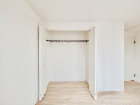 ���[ �m���̃N���[�[�b�g�B���s��������̂Ō���̈ߗނ�����������܂�܂��B